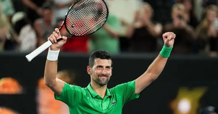 জয় উদযাপন করছেন জোকোভিচ